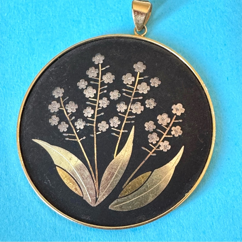 Vintage Amita Japan Damascene Lily Flowers Black Gold Tone Pendant - Picture 3 of 6